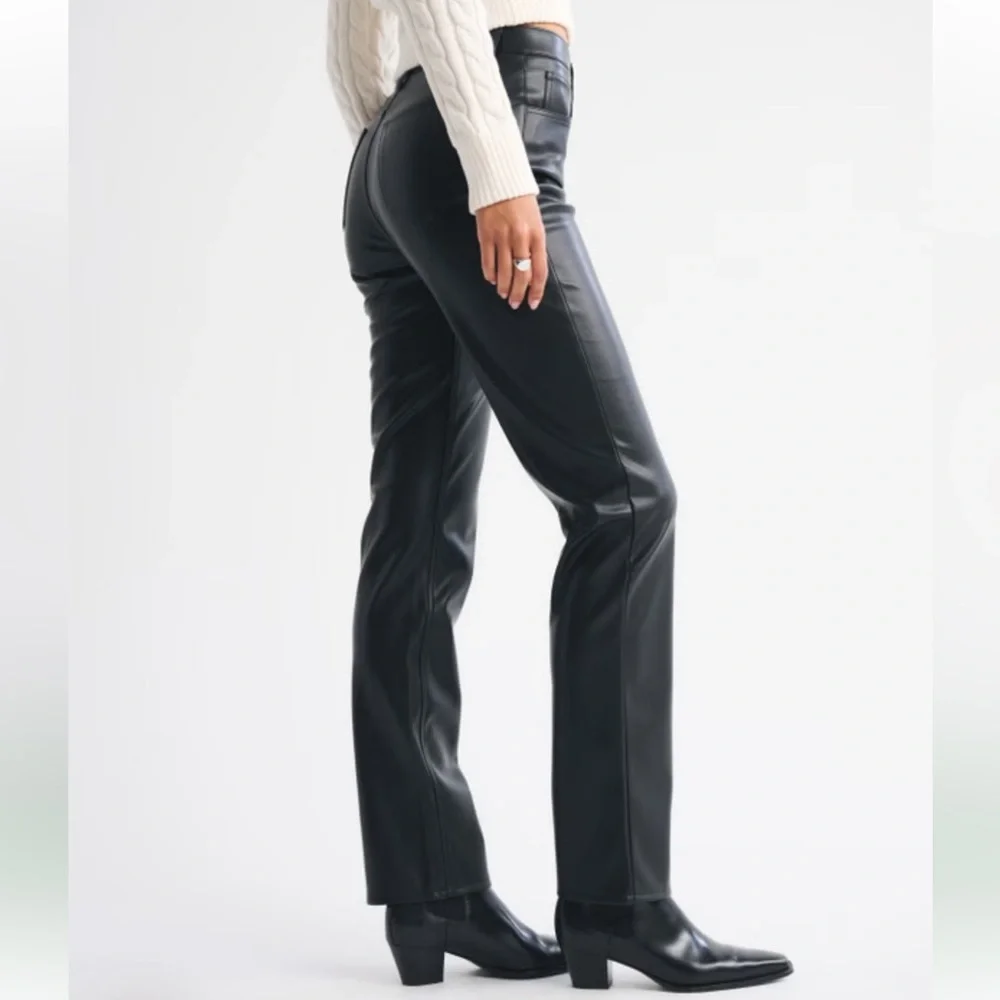 Abercrombie & Fitch Black Vegan Leather High Rise 90s Straight Pant 32/14 - Picture 4 of 6